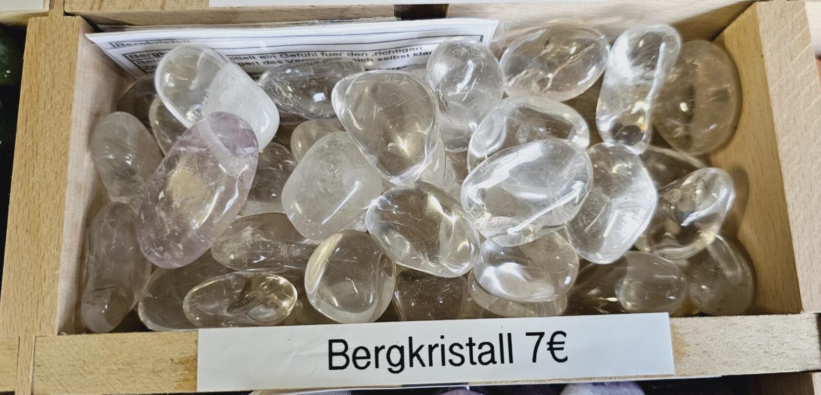 Bergkristall-Trommelsteine: Der Meisterheiler für Körper, Geist und Seele