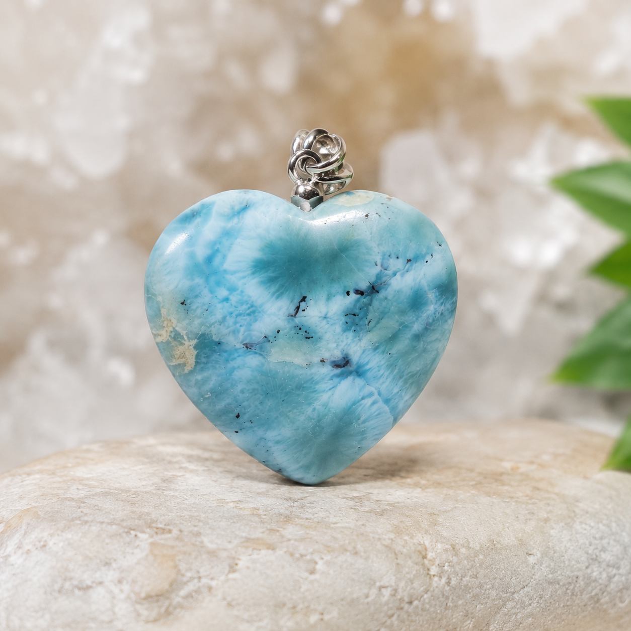 Larimar Herzanhänger „Herz des Ozeans“ – Naturunikat mit 925 Silberöse – Bild 2